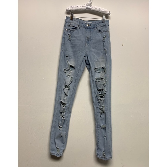 Almost Famous Denim - Almost Famous | Size 1 | Light Wash Distressed Ripped Skinny Jeans